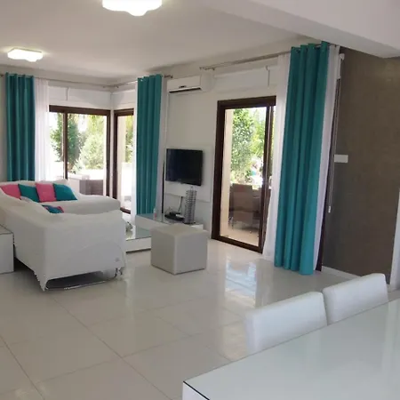 You Will Love This Luxury 4 Bedroom Holiday In Protaras With Private Pool, Protaras 1227 Willa *